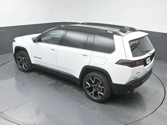 New 2026 Bright White Clear-Coat Exterior Paint Jeep Overland image 36