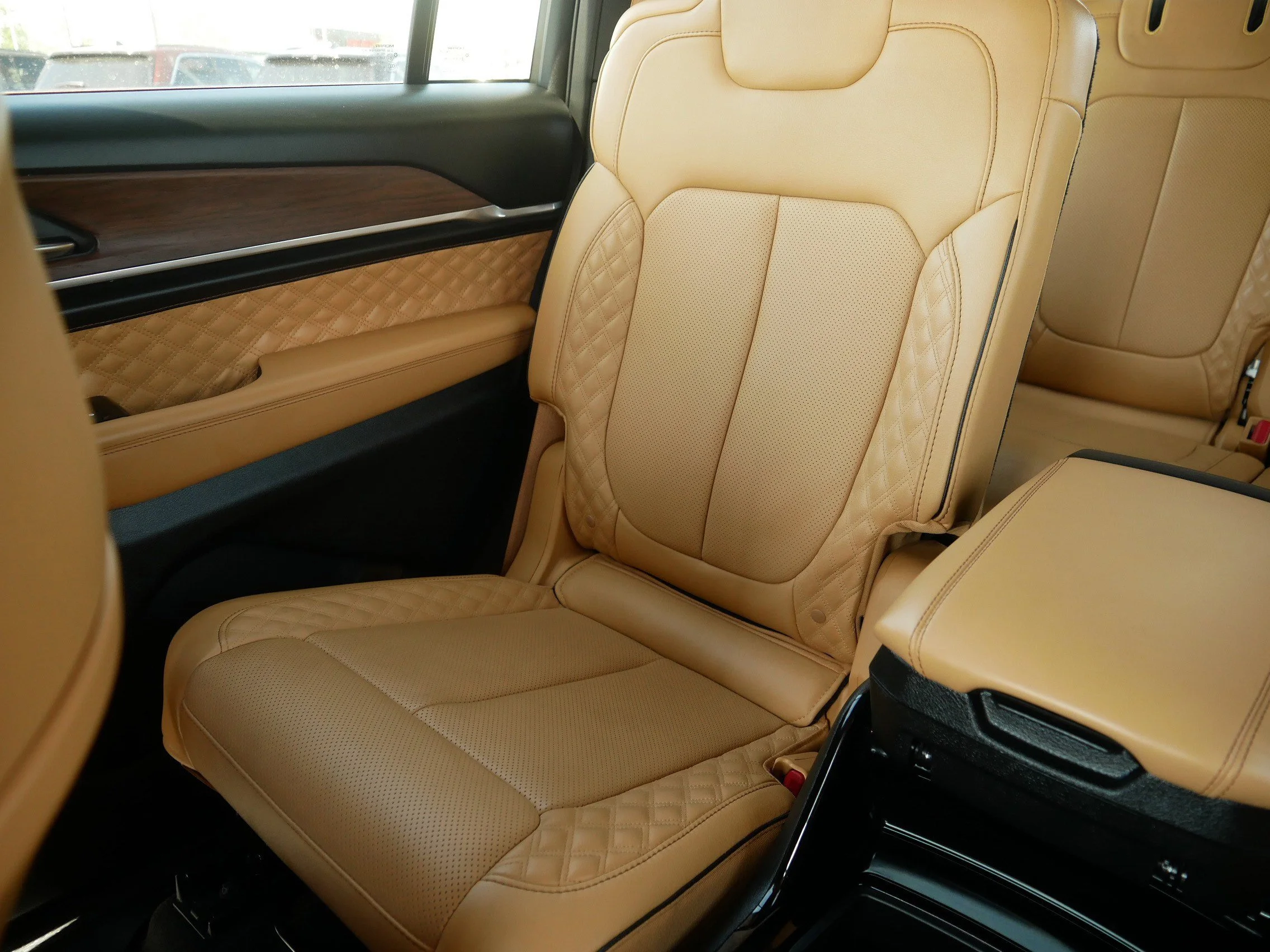 Used 2024 Baltic Gray Metallic Clearcoat Jeep Summit image 12
