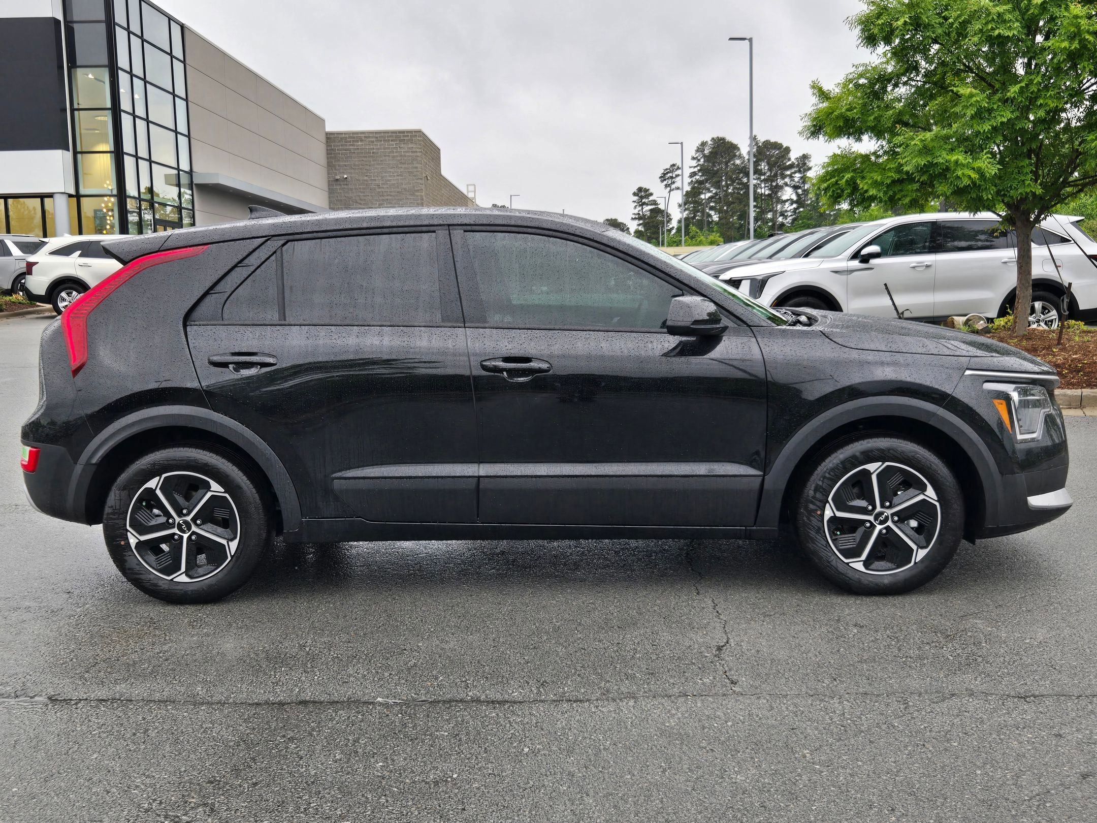 New 2026 Aurora Black Pearl Kia LX image 8