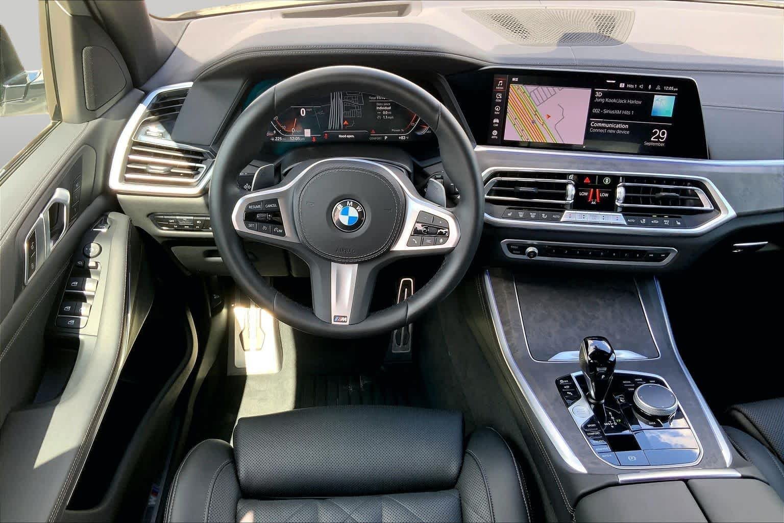 Used 2023 Alpine White BMW sDrive40i image 5