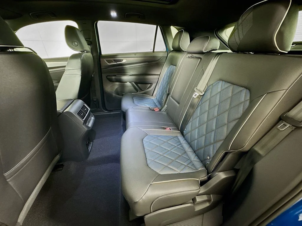 2025 Volkswagen Atlas Cross Sport SEL Premium R-LINE - Photo 14