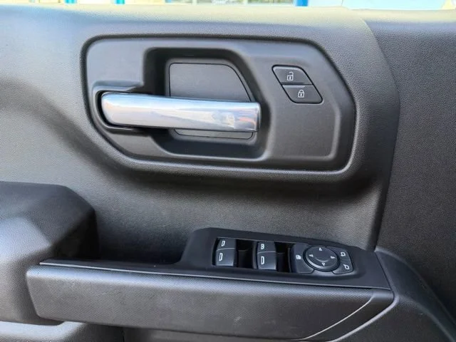 Used 2021 White Chevrolet Custom image 21