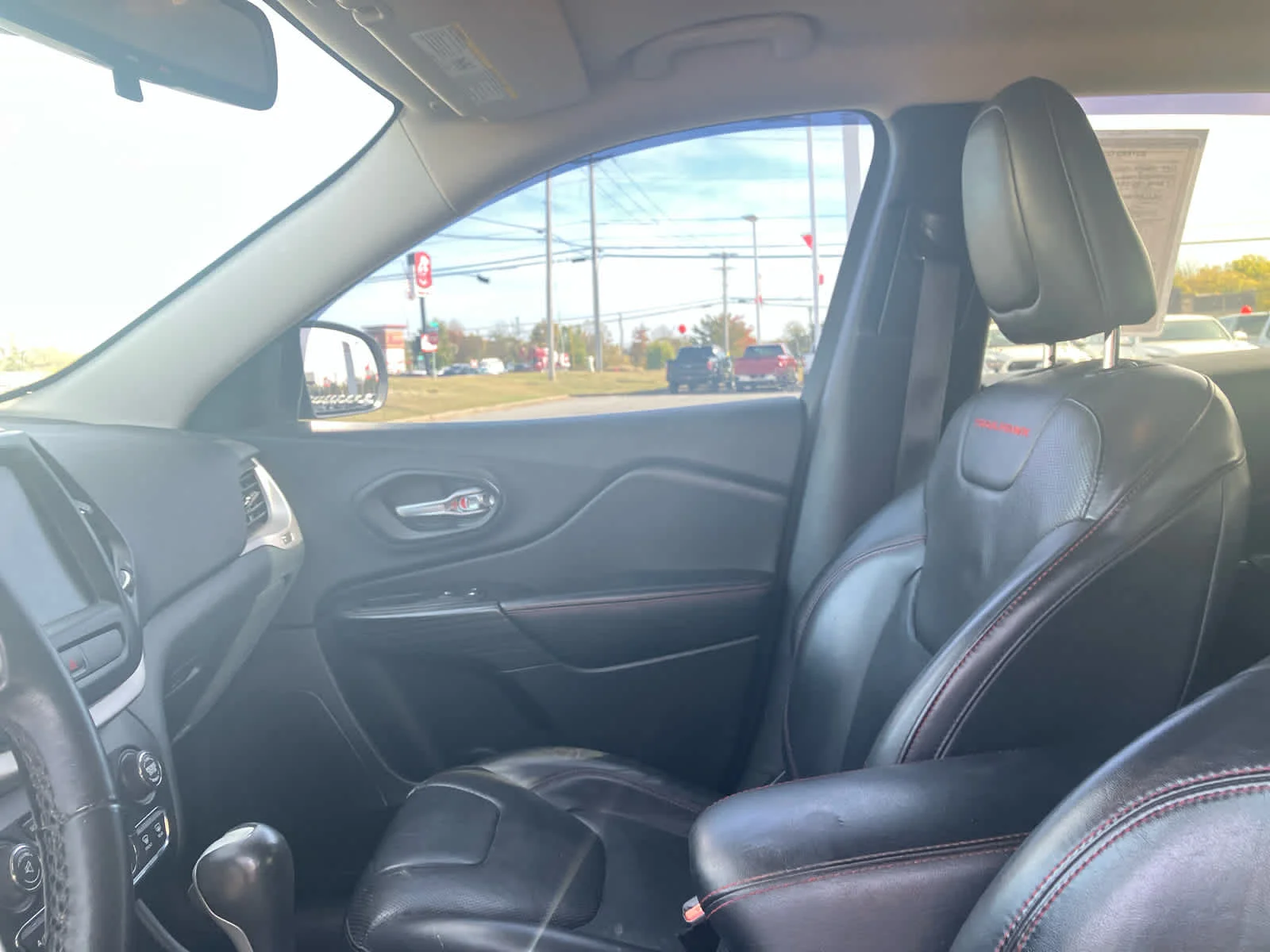 Used 2015 Granite Crystal Metallic Clearcoat Jeep Trailhawk image 9
