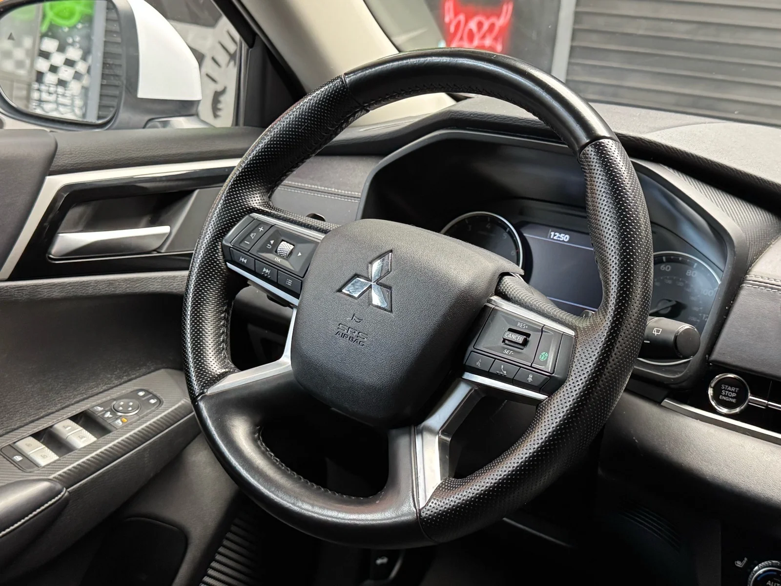 Used 2024 White Diamond (w85) Mitsubishi SE image 11