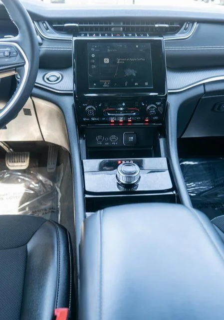 Used 2023 Black Jeep Altitude X image 16