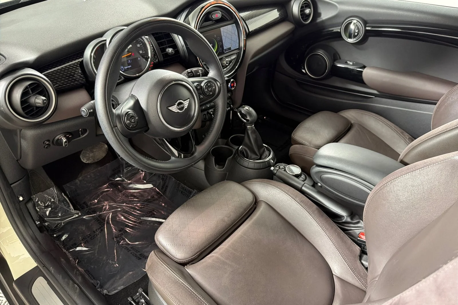 Used 2015 Pepper White MINI 2dr HB S image 9