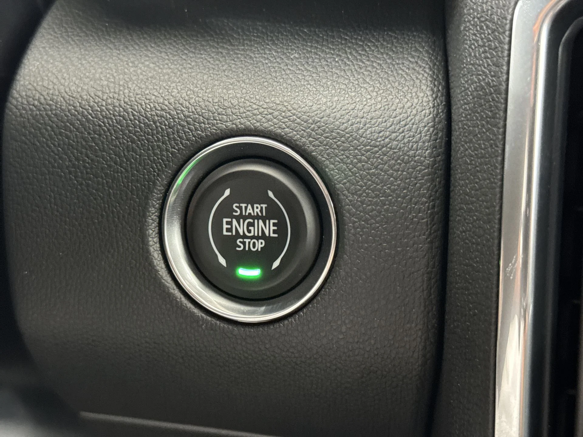 New 2026 Summit White GMC Elevation image 43