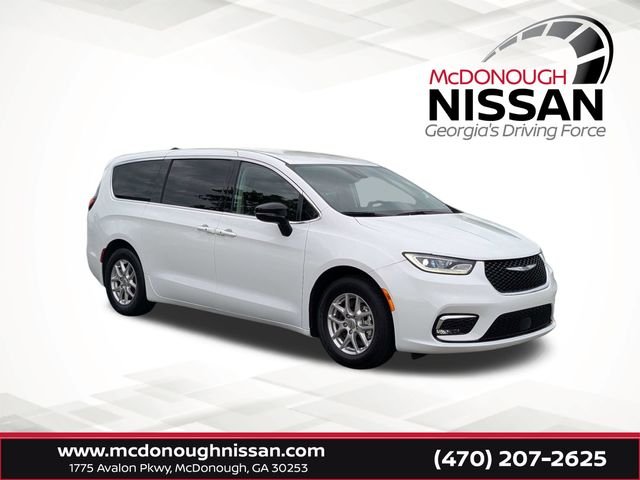 2024 Chrysler Pacifica Touring L's photo