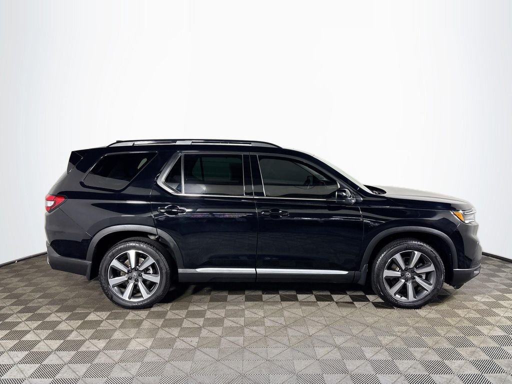 Used 2024 Crystal Black Pearl Honda Touring image 5