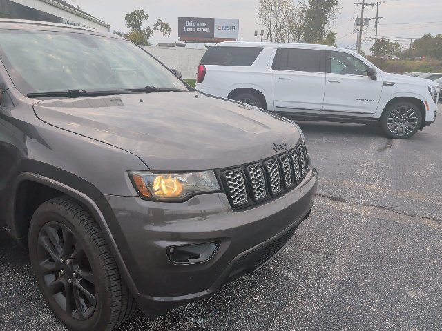 Used 2021 Gray Jeep Laredo X 4x4 image 6