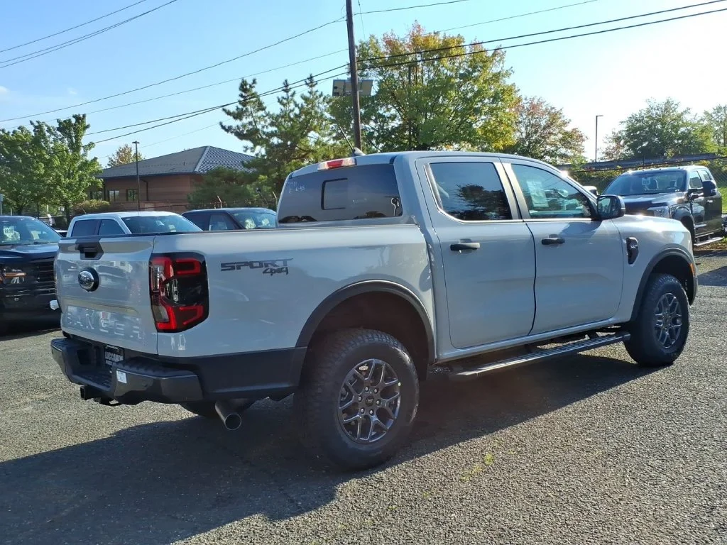 New 2026 Avalanche Ford XLT image 6