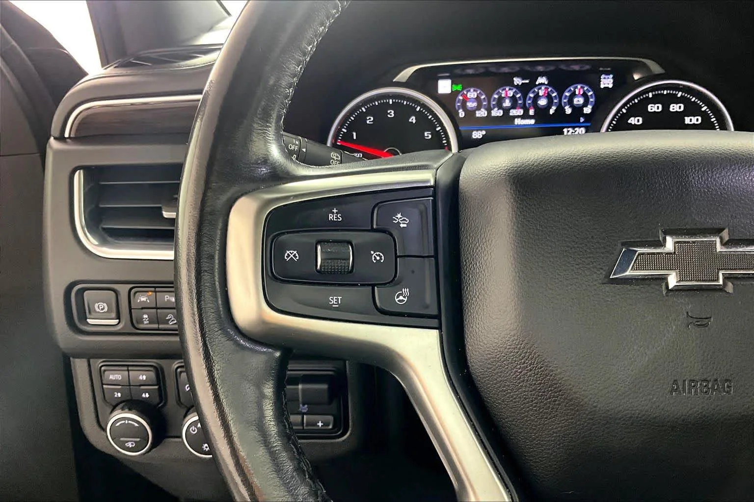 Used 2021 Black Chevrolet Z71 image 23