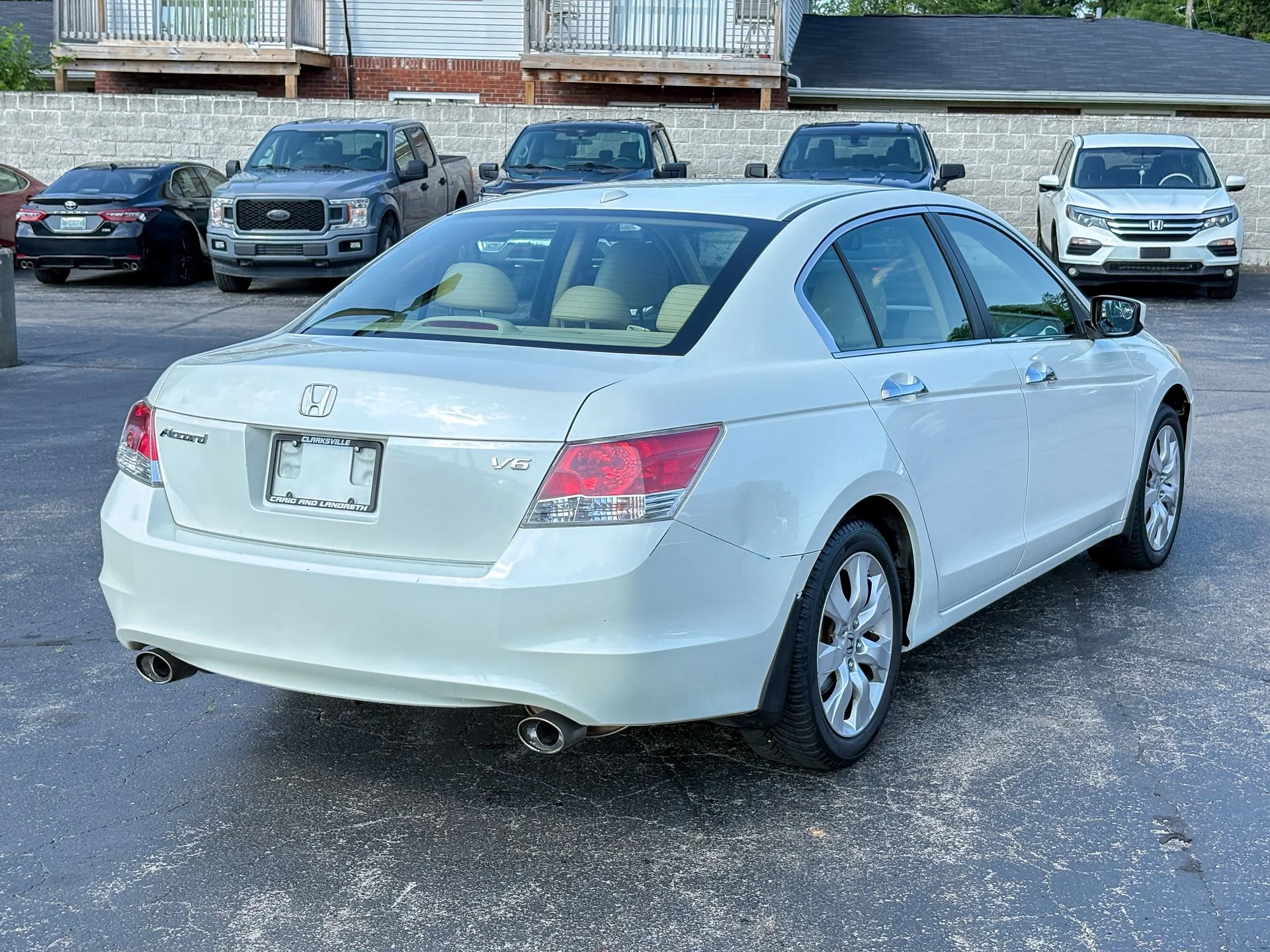 Used 2010 White Honda EX-L image 12