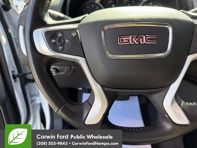 Used 2021 Summit White GMC  image 16