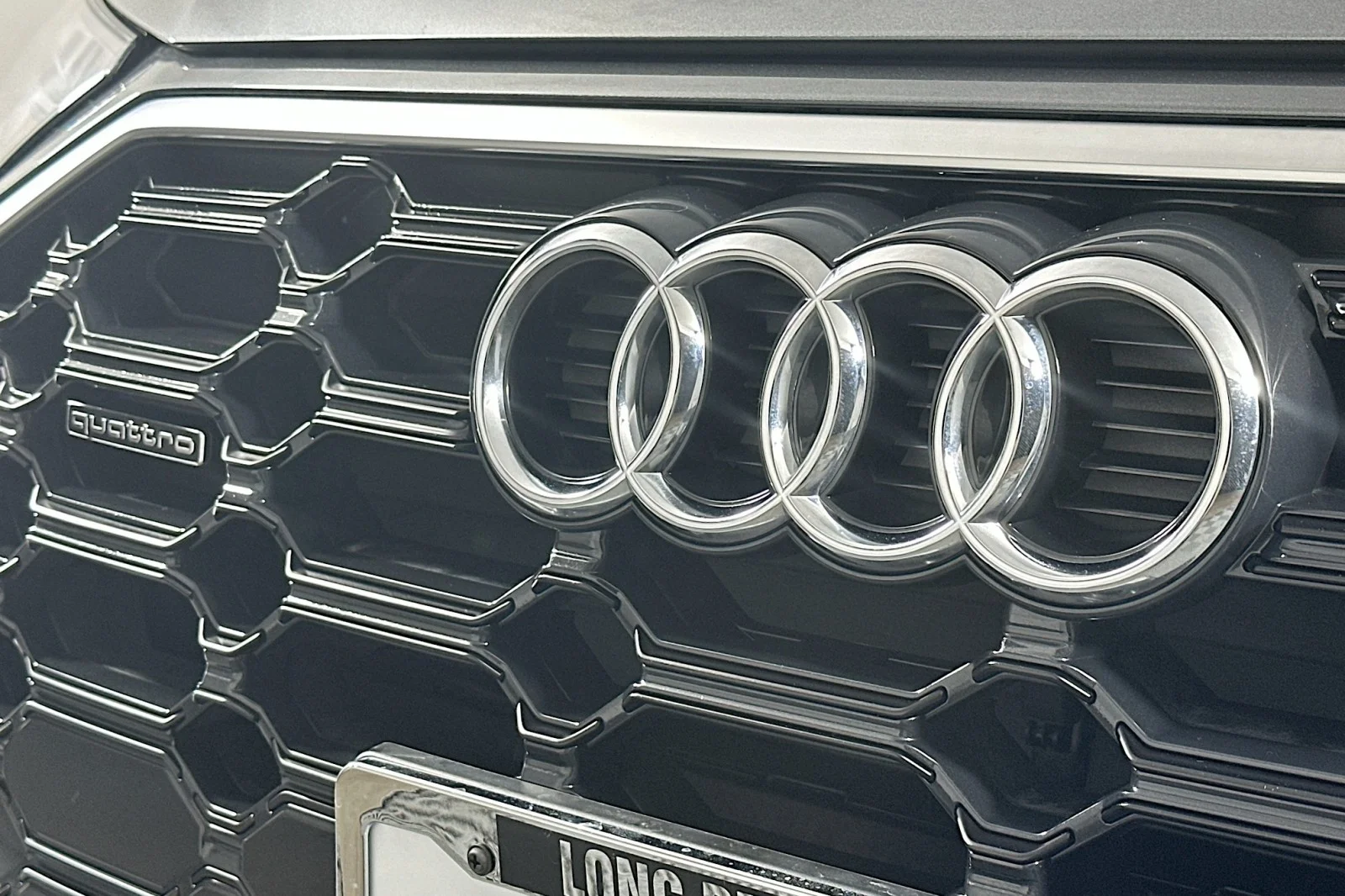 Used 2023 Daytona Gray Pearl Effect Audi S line Premium image 14