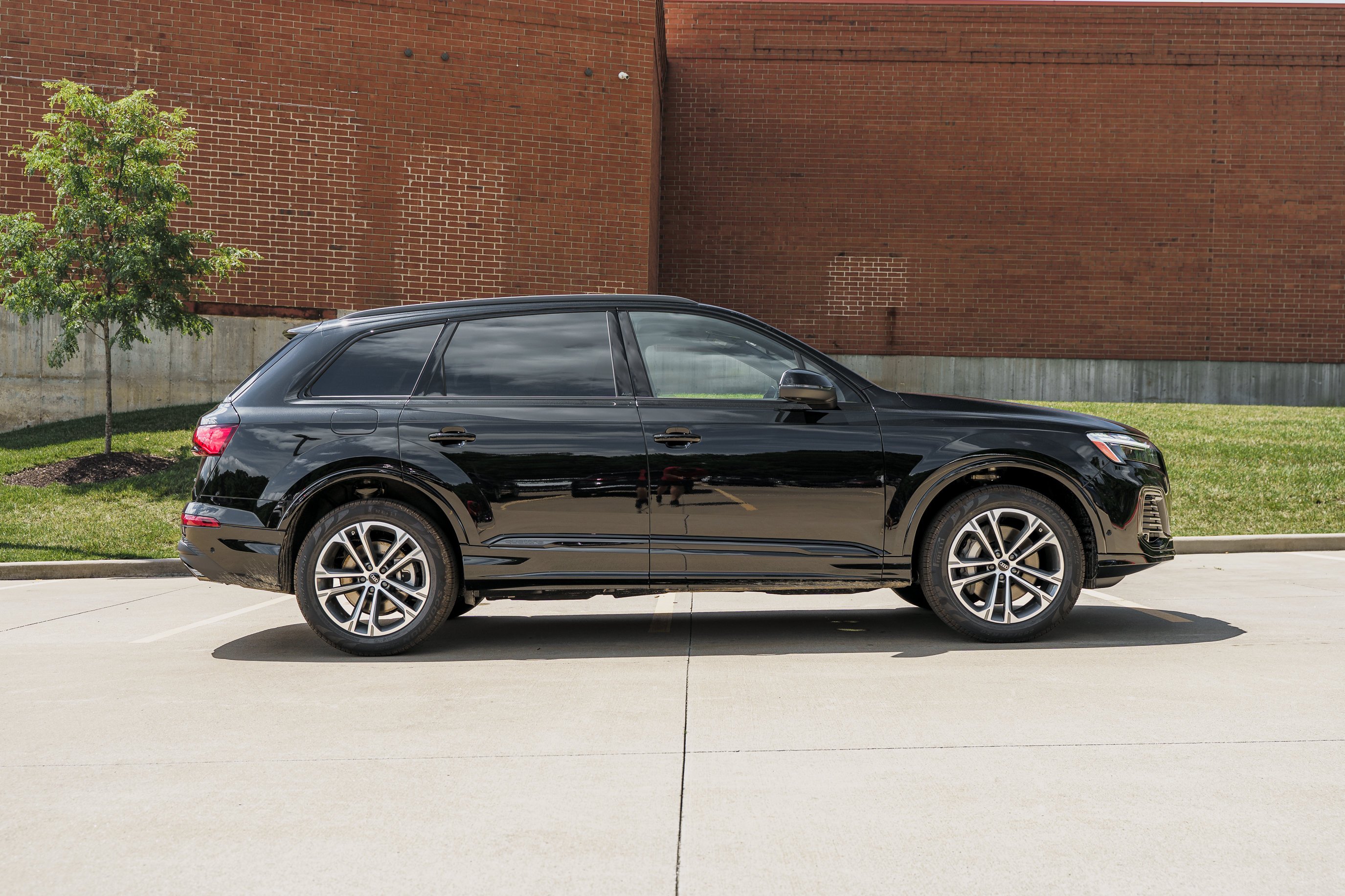 New 2026 MYTHOS BLACK Audi Premium image 3