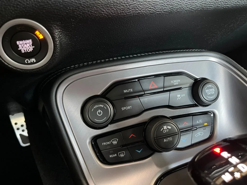 Used 2023 White Dodge SXT image 14