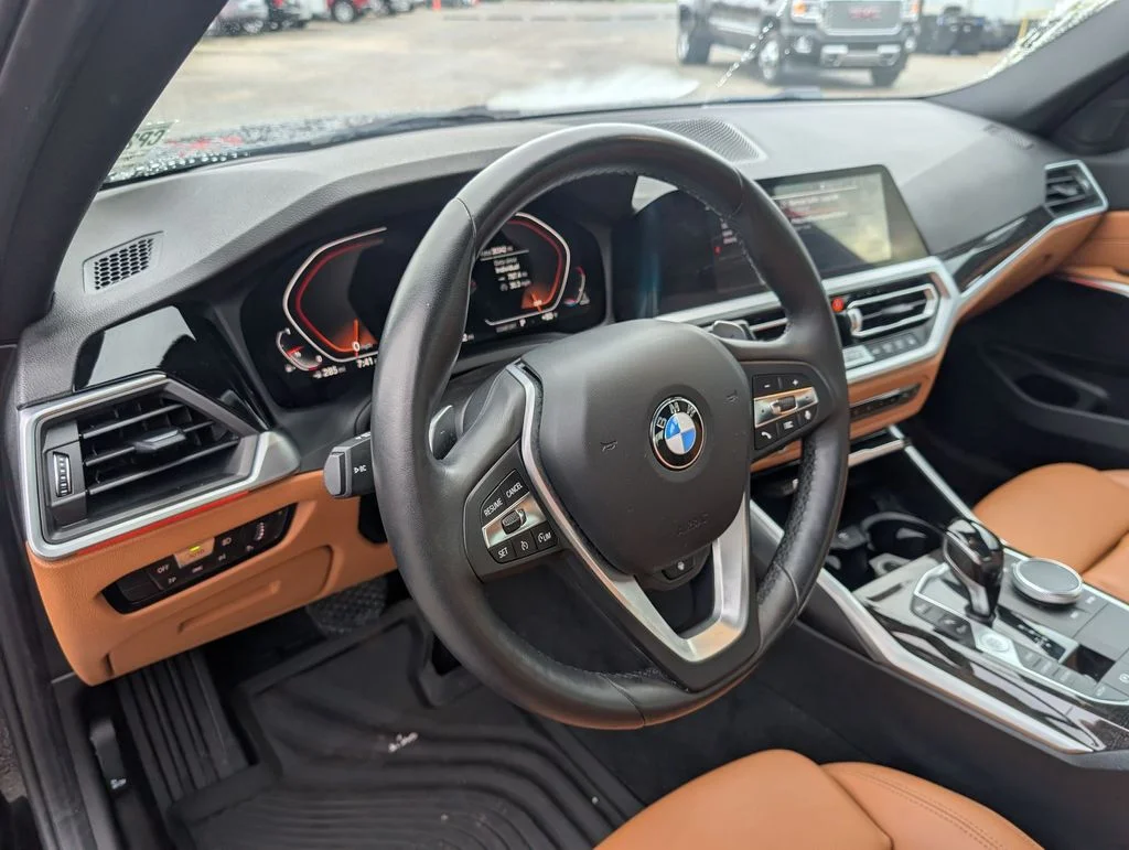 Used 2020 Black BMW 330i xDrive image 27