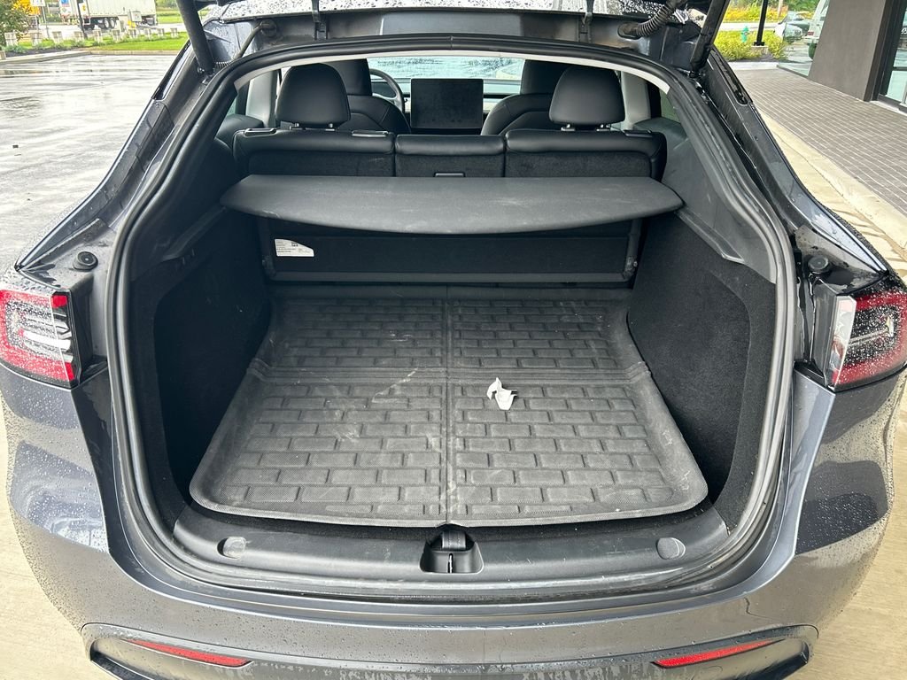 Used 2023  Tesla Long Range image 7