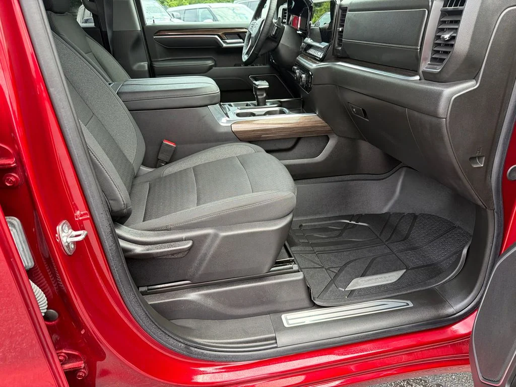 Used 2025 Red Chevrolet RST image 13