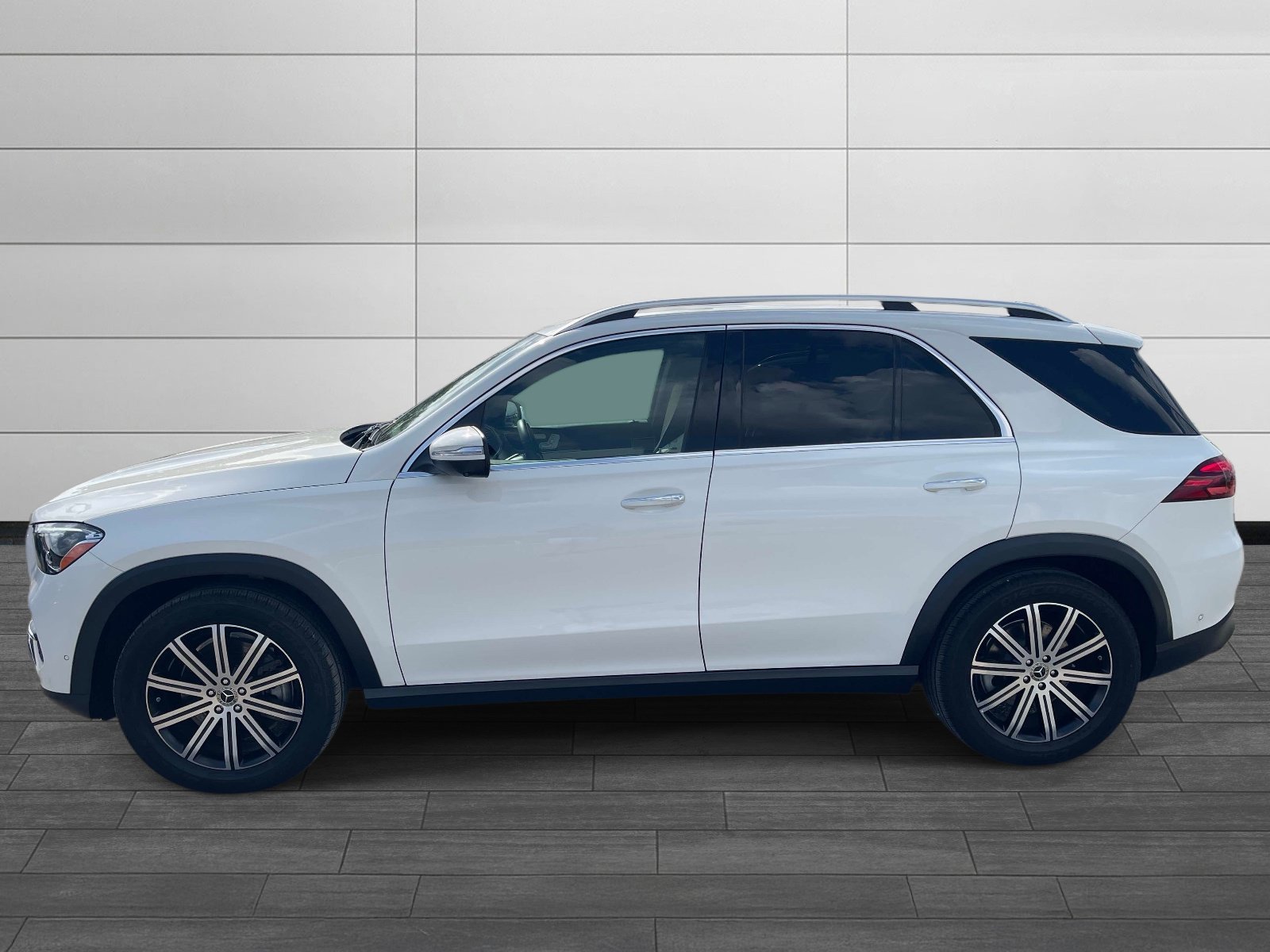 Certified Used 2025 Polar White Mercedes-Benz GLE 450 image 6