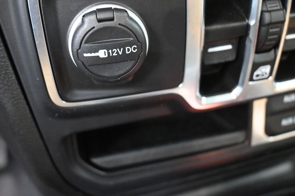 Used 2023 White Jeep Overland image 9
