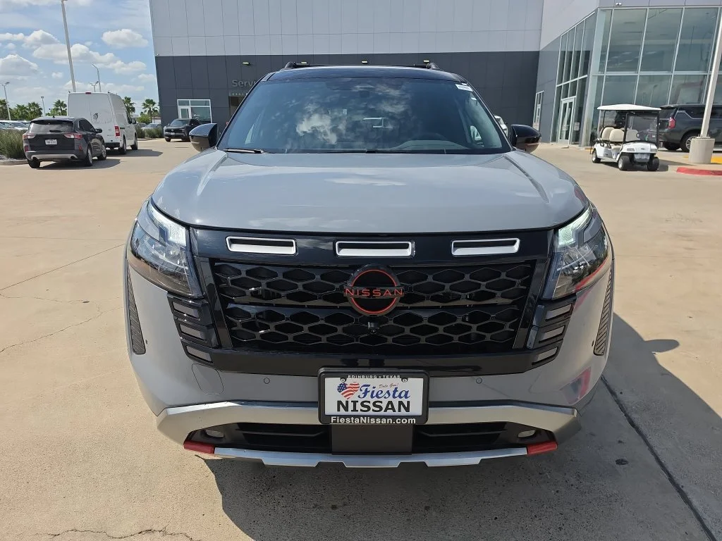 New 2026 Boulder Gray Pearl / Super Black Two-tone Nissan Rock Creek® image 9
