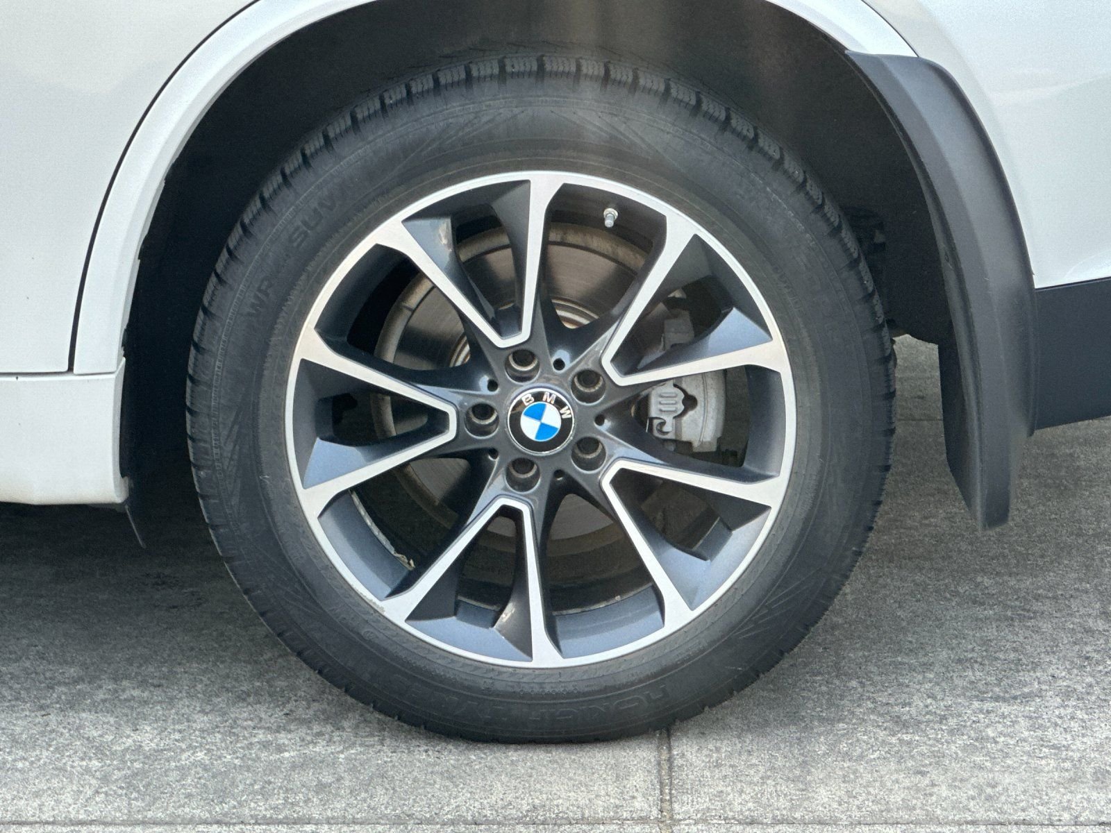 Used 2017 White Metallic BMW xDrive35i image 24