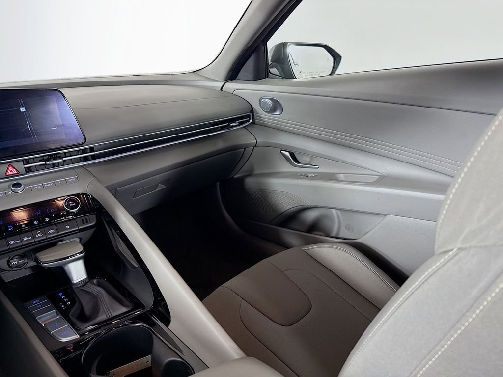 2025 Hyundai Elantra SEL - Photo 21