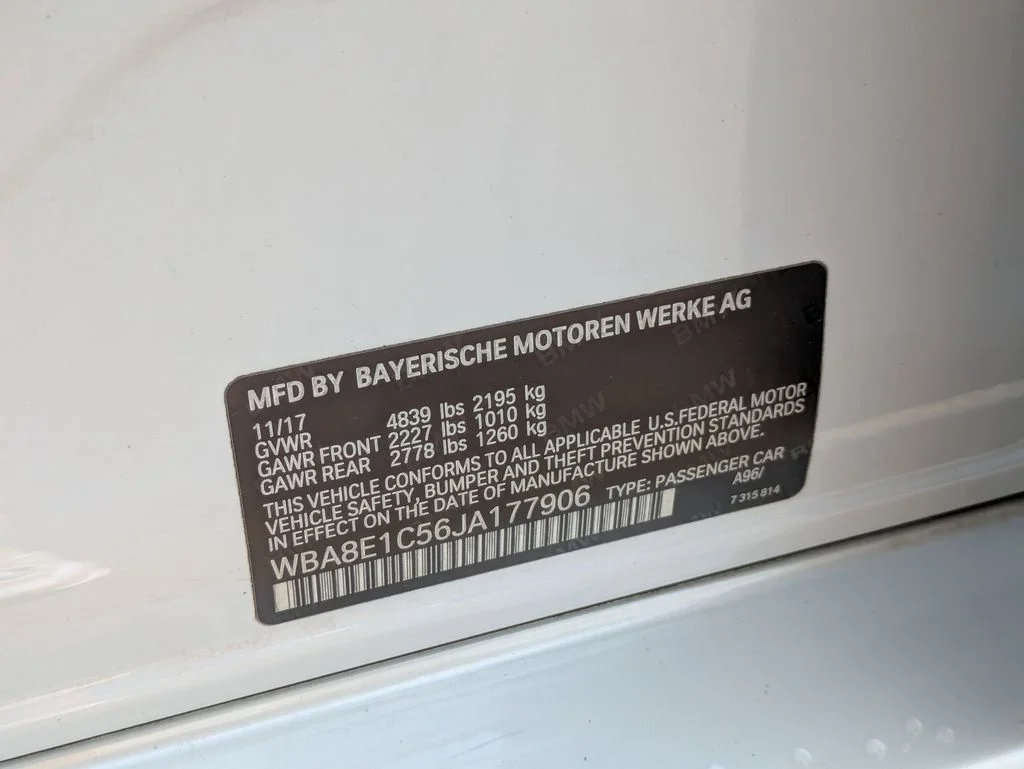Used 2018 White BMW 330e iPerformance image 23