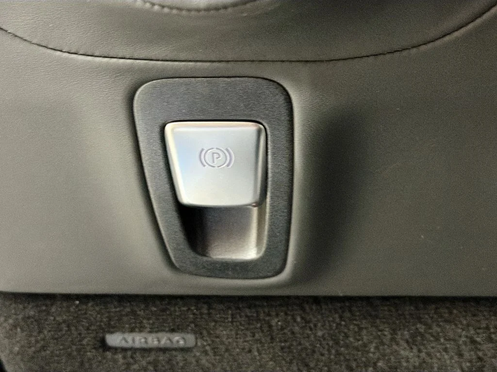 Used 2024 MANUFAKTUR South Sea Blue Metallic Mercedes-Benz G 63 AMG® image 10