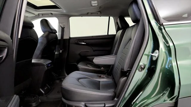 Certified Used 2024 CYPRESS Toyota  image 36