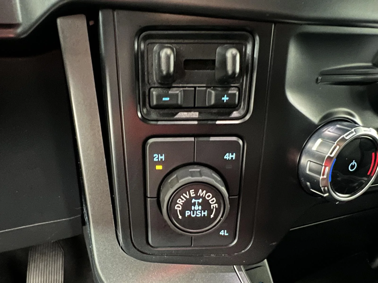 Used 2024 Carbonized Gray Ford XLT image 26