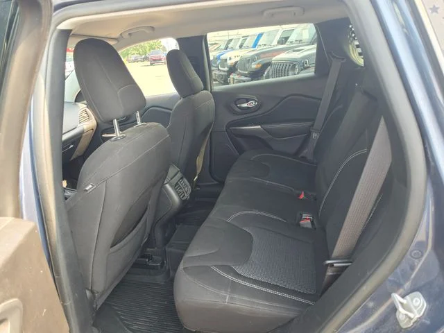 Used 2021 Blue Jeep Latitude image 12