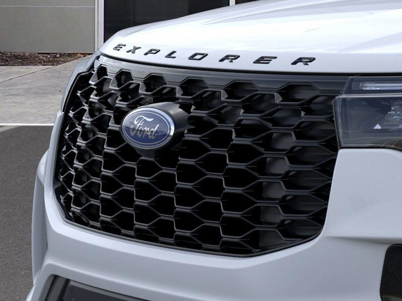 New 2026 Space White Metallic Ford ST-Line image 17