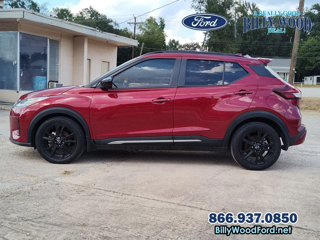 Used 2024 Scarlet Ember Nissan SR image 3