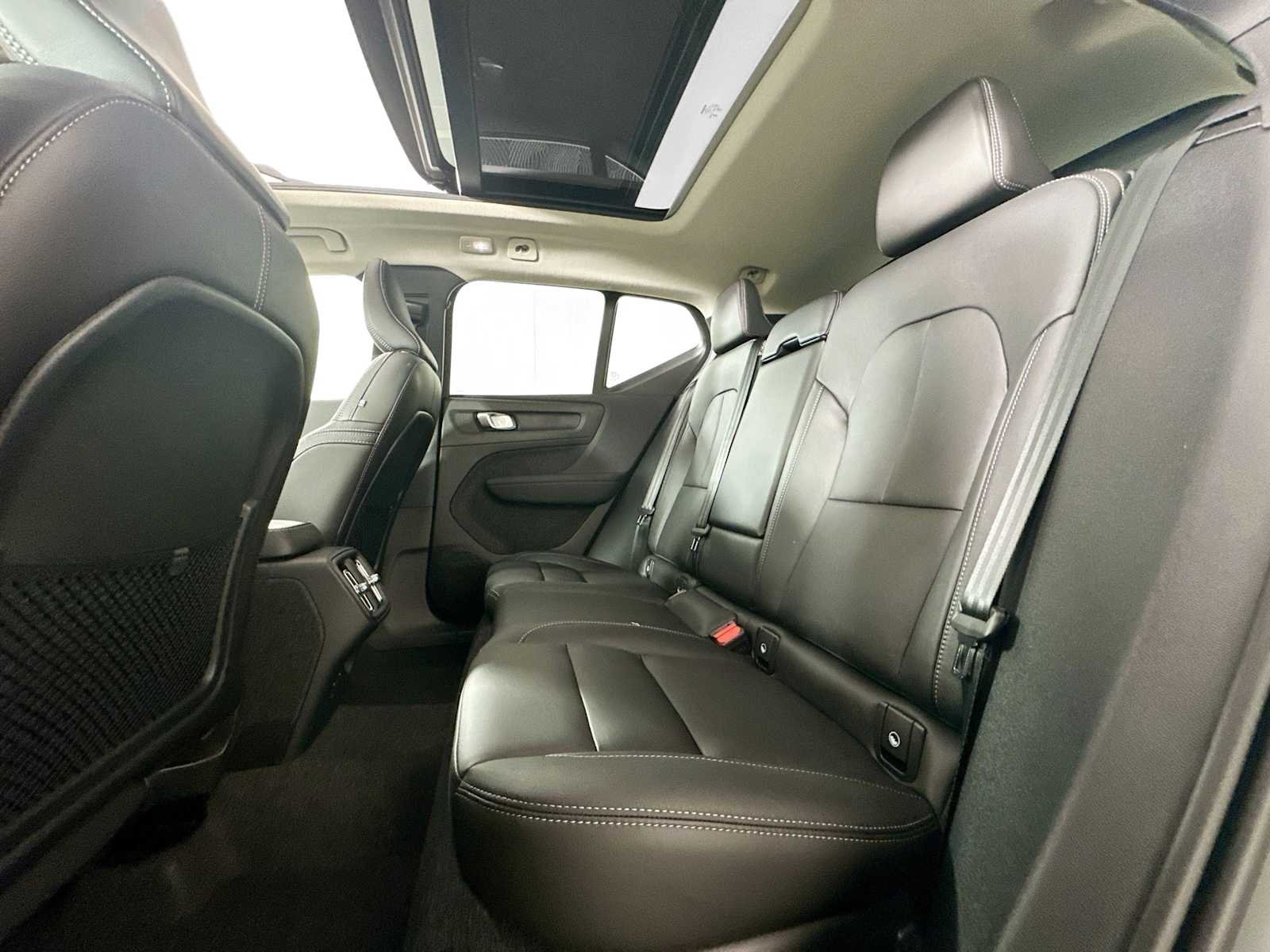 Certified Used 2025 Vapour Grey Volvo Core image 22