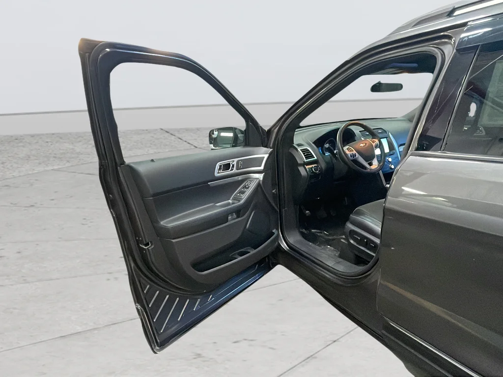 Used 2015  Ford XLT image 34