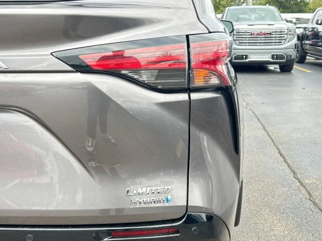 2021 Toyota Sienna Limited - Photo 9