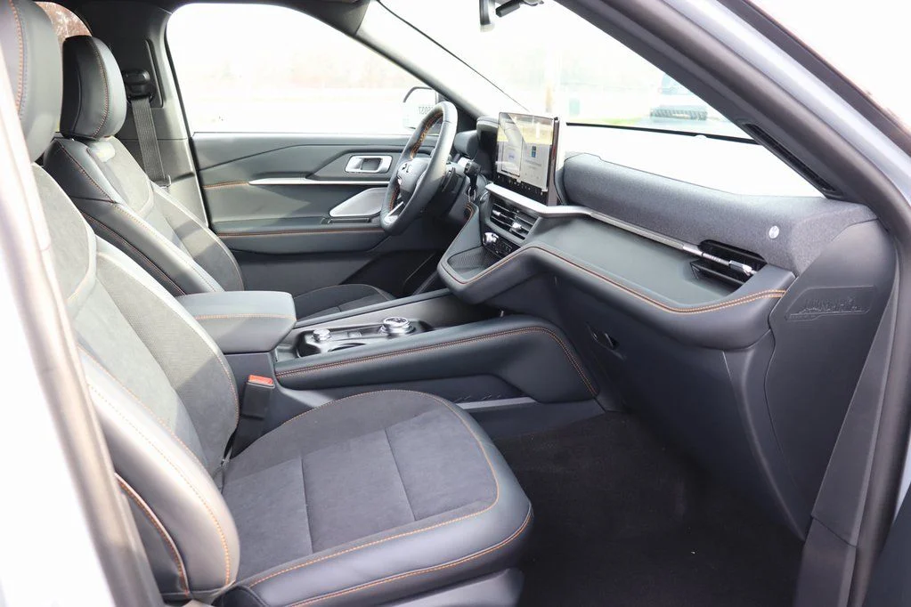New 2026 Space White Metallic Ford Tremor® image 29
