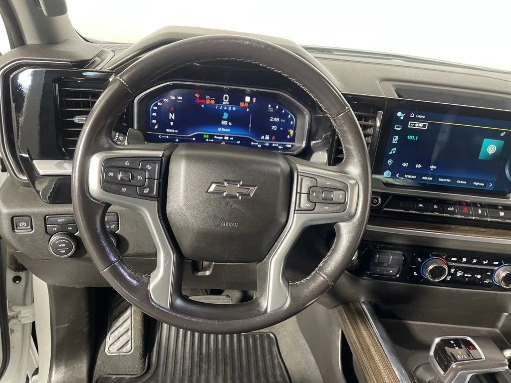 Used 2022 White Chevrolet RST image 13