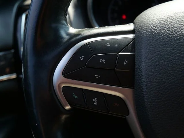 Used 2020 Red Jeep Overland image 18