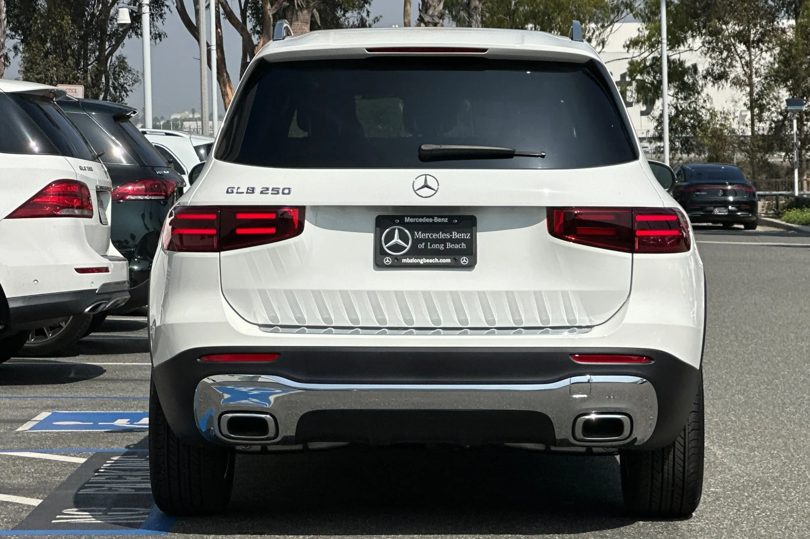 New 2026 Polar White Mercedes-Benz GLB 250 image 5