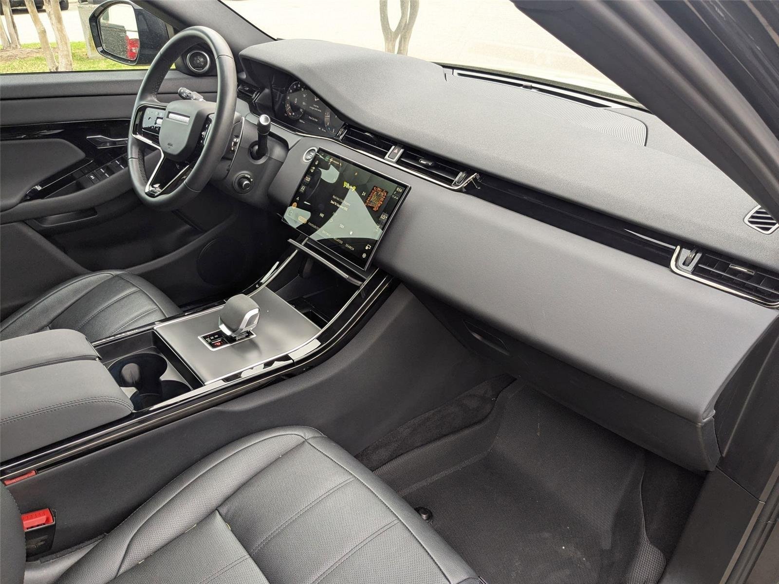 Used 2024 Santorini Black Metallic Land Rover Dynamic SE image 34