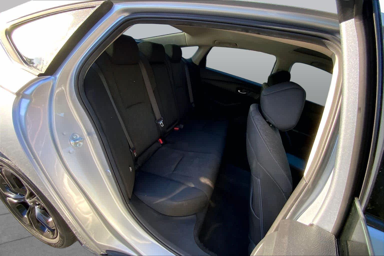 Used 2025 Solar Silver Metallic Honda SE image 19