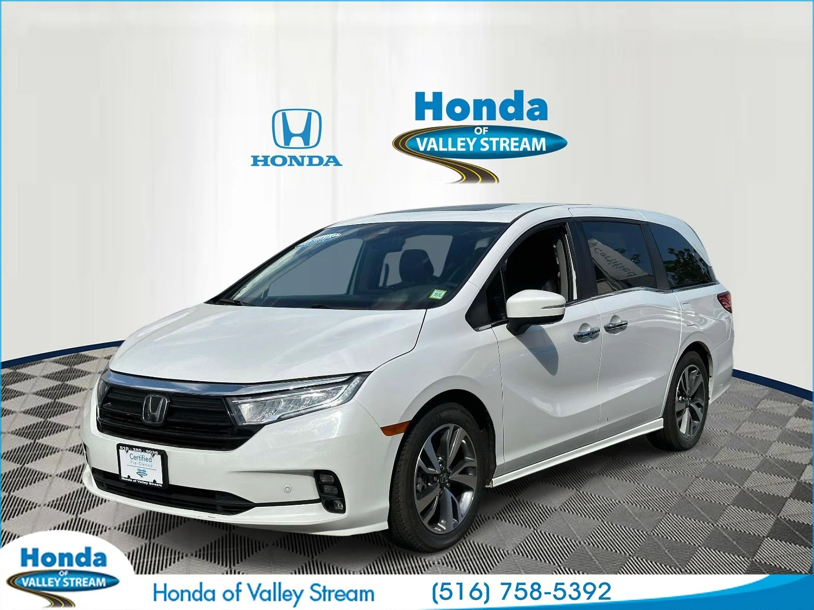 Certified Used 2023 Platinum White Pearl Honda Touring image 3