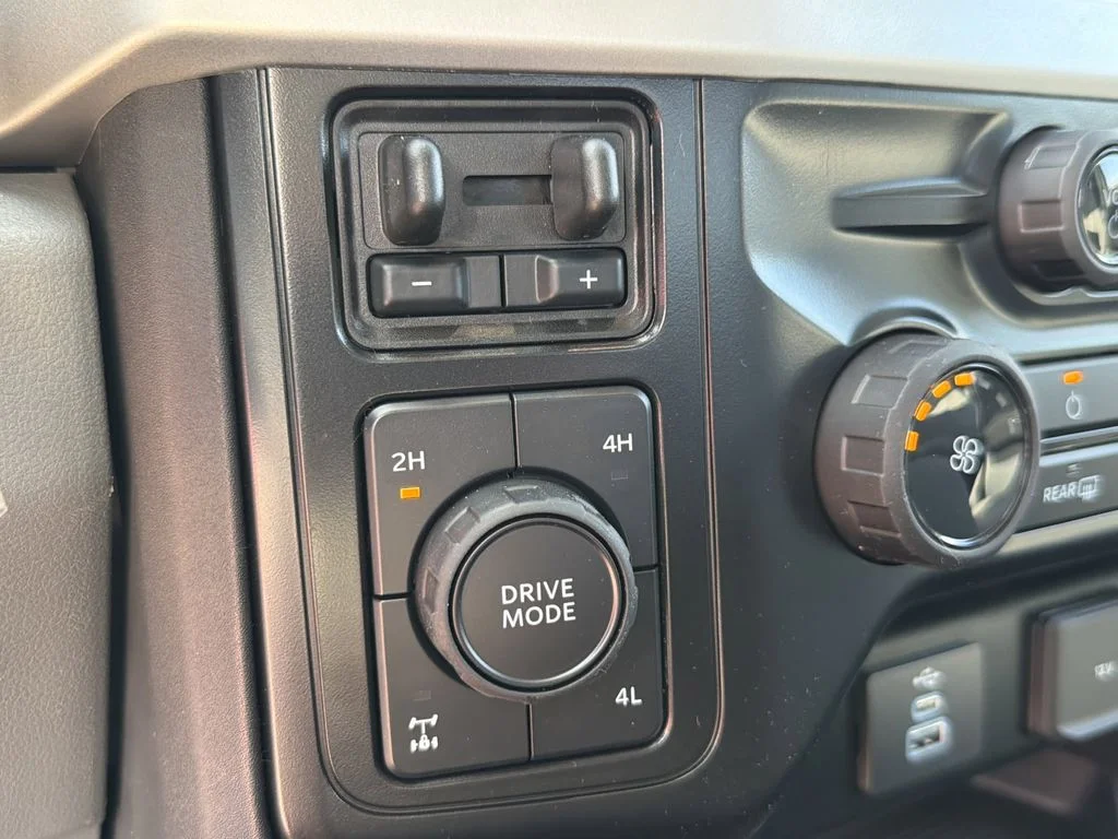 New 2026 Oxford White Ford F-250® XL image 43