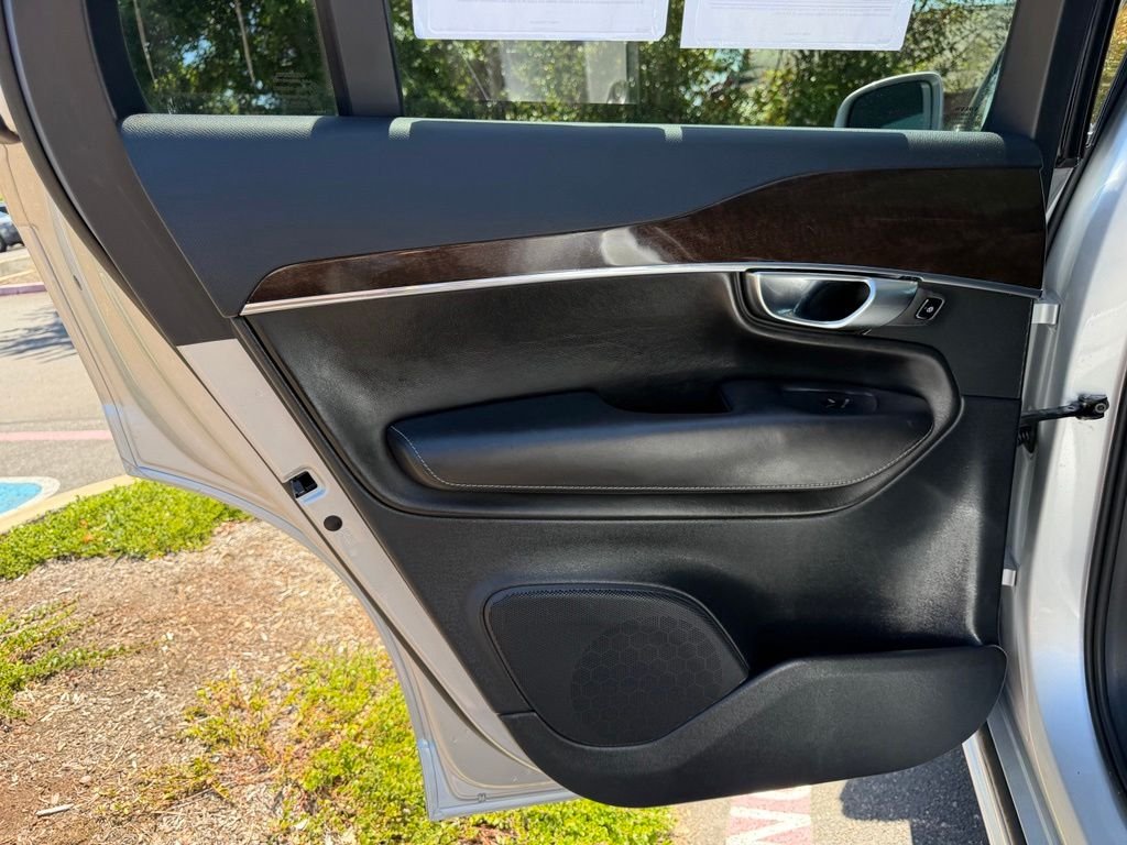 Used 2017 Bright Silver Metallic Volvo T6 Momentum image 30