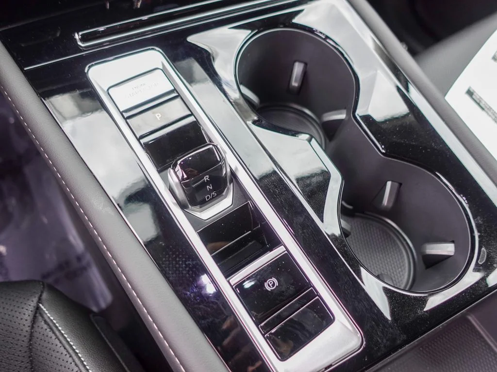 New 2026  Volkswagen SE w/Technology image 19