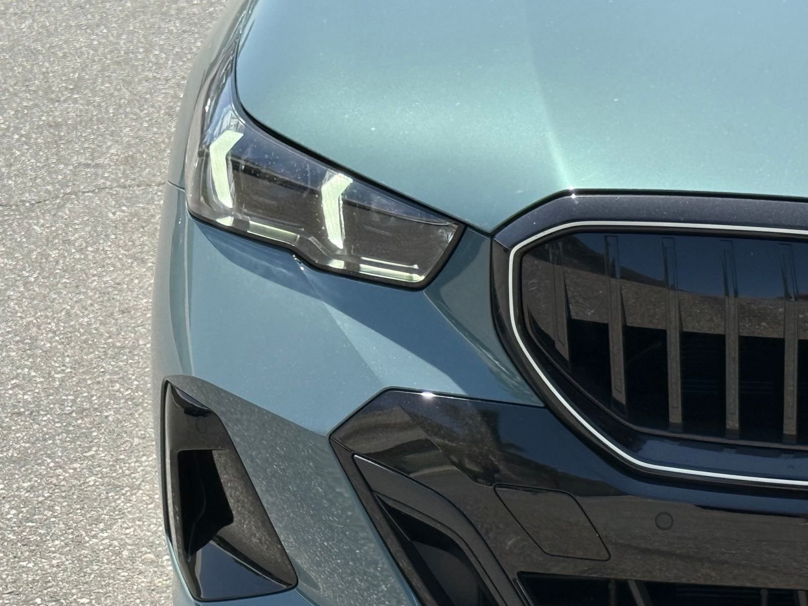 New 2027 Cape York Green Metallic BMW 530i image 13